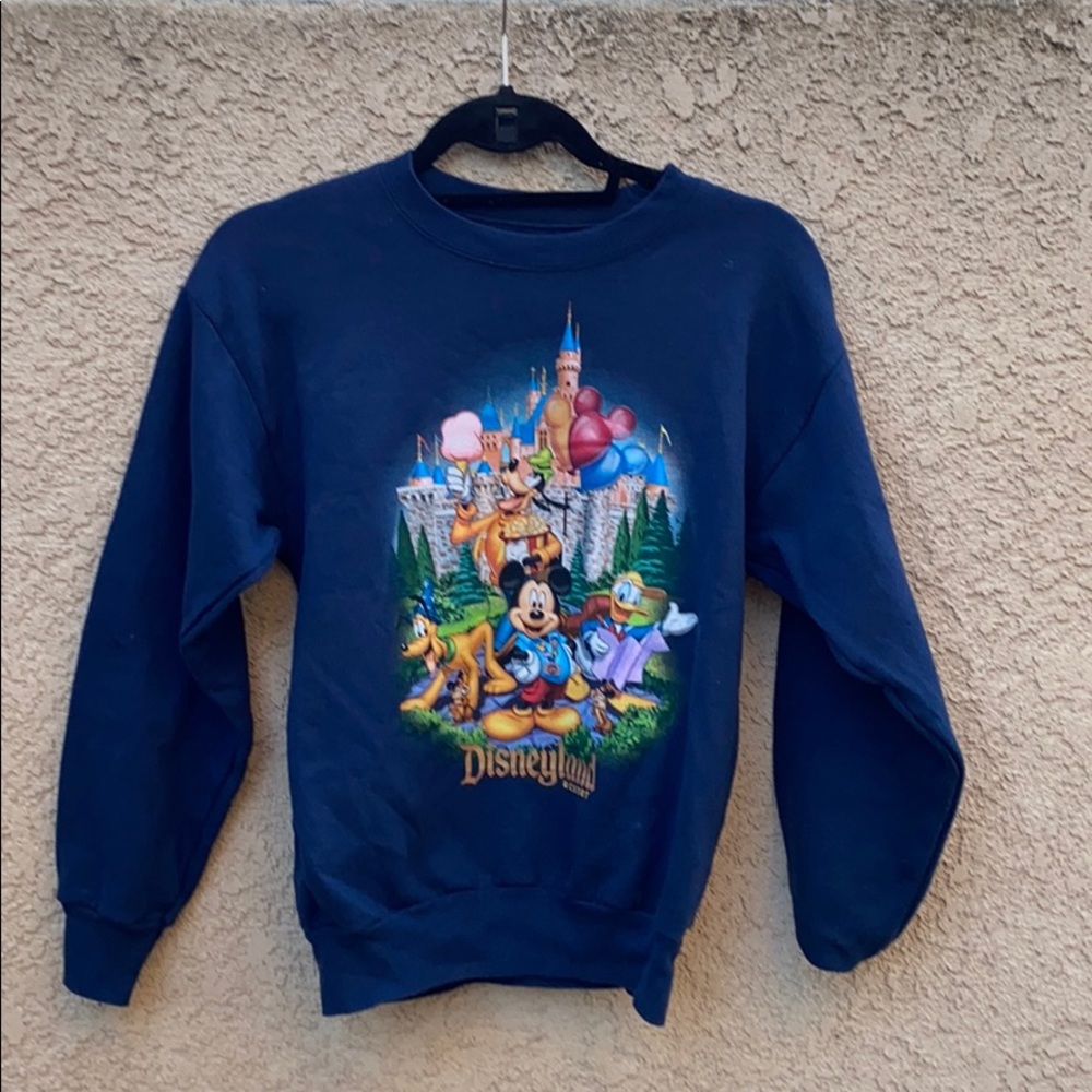 Disneyland sweatshirt boys in like new condition